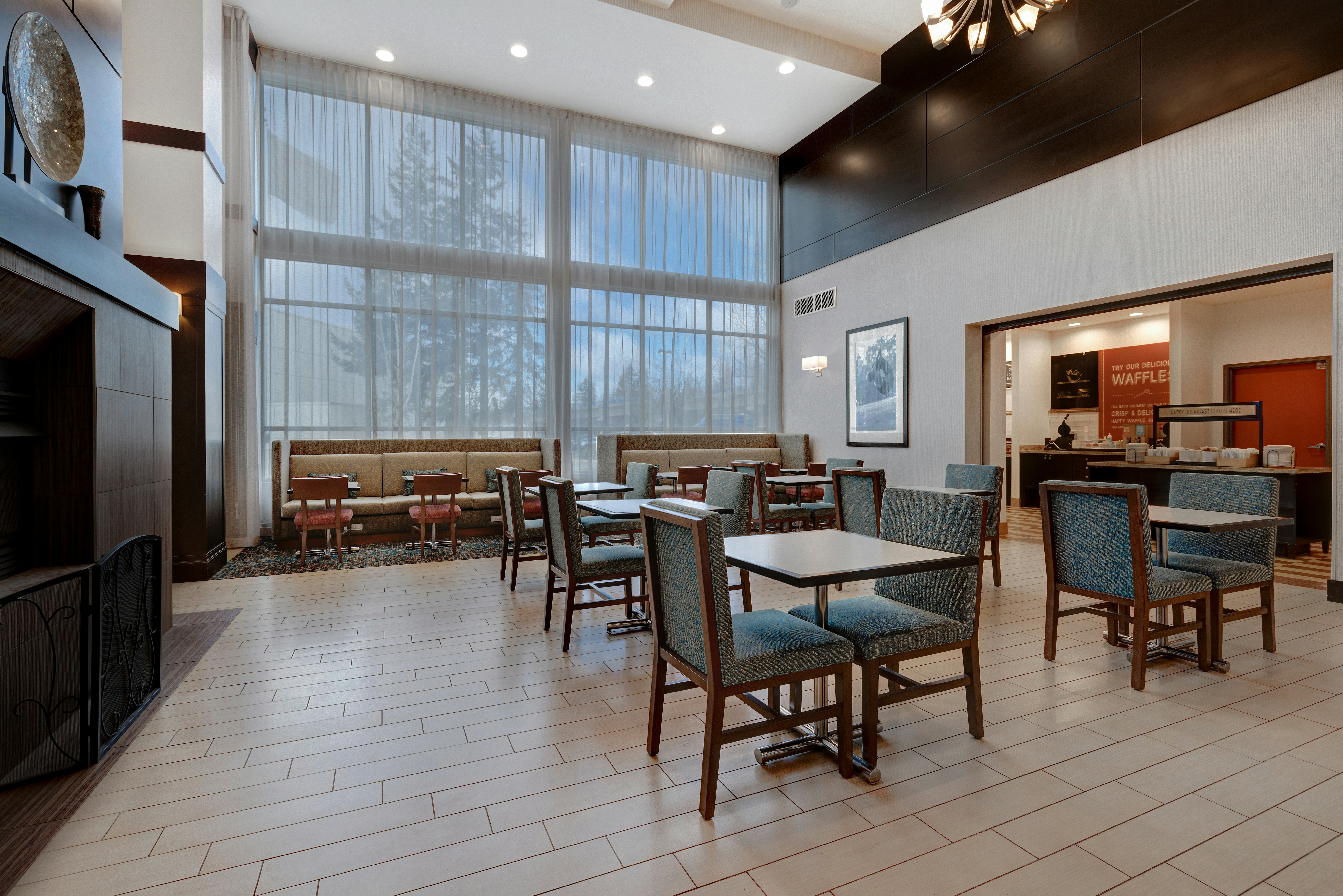 Hampton Inn & Suites Seattle/Federal Way 20/25