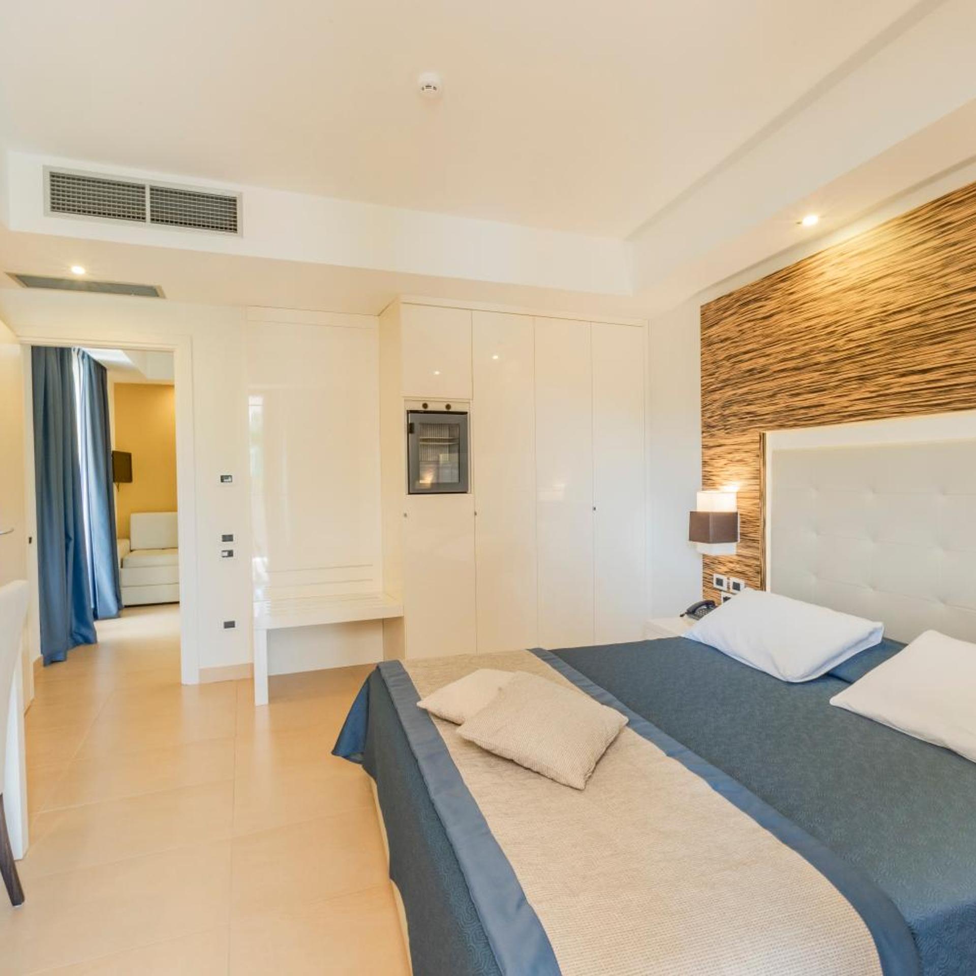 جناح جونيور بشرفة، Prince Franklyn Hotel 6/10