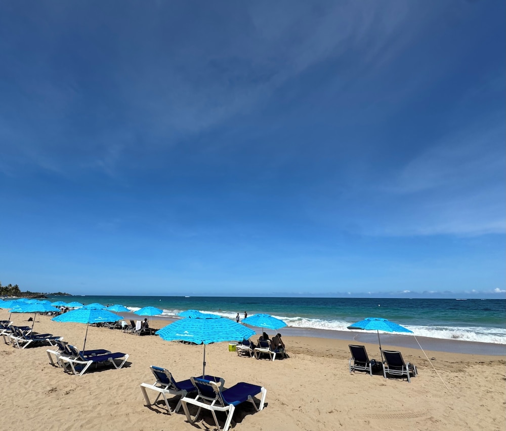 Sandy Beach Hotel 52/57