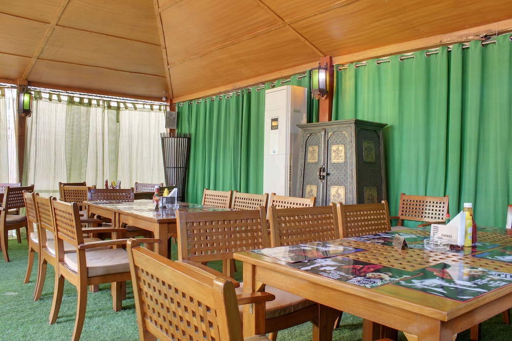 Hotel Shikha 44/59
