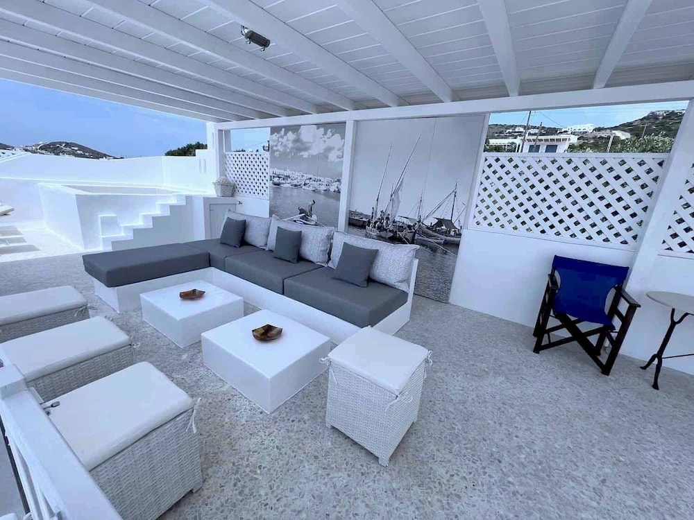 Dolphin Antiparos Villas and Suites 19/50