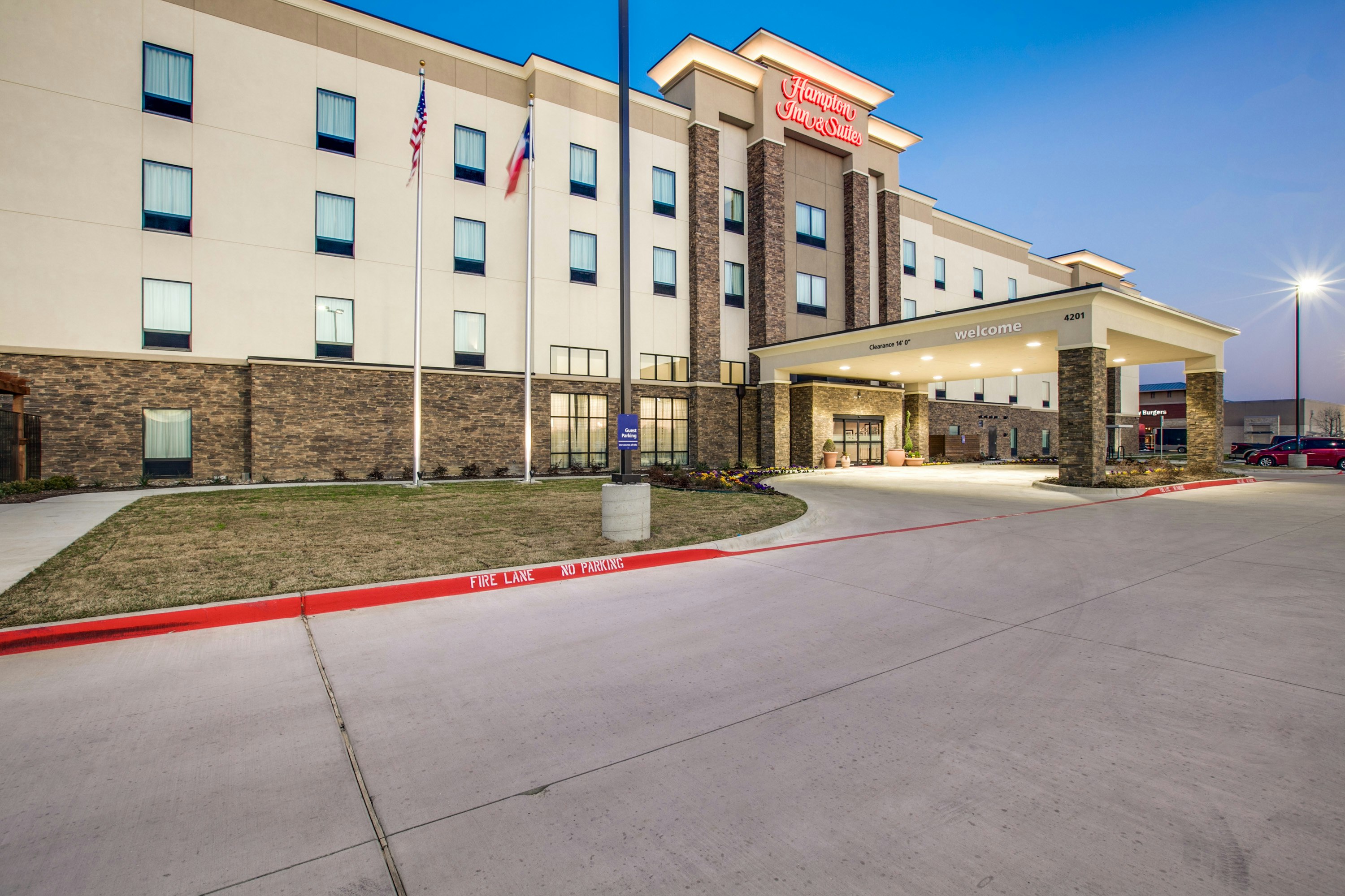 Hampton Inn Suites Dallas Ft Worth Airport South Tx 44/49