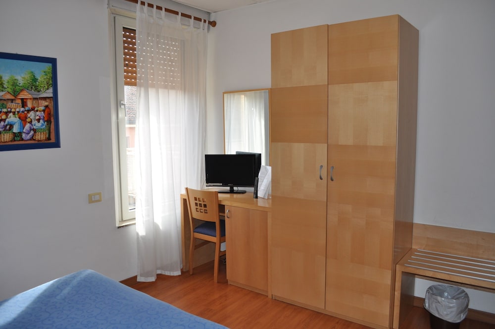 IGEA HOTEL 21/50
