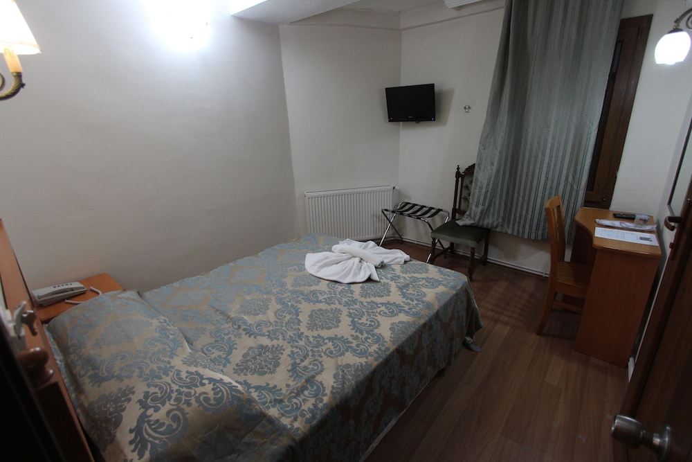 AVE MARIA HOTEL 27/65