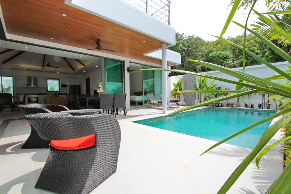 Ya Nui Beach Villas 48/53