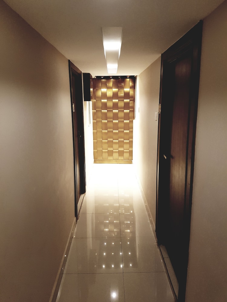 Hotel Santhi Bhavan 20/26