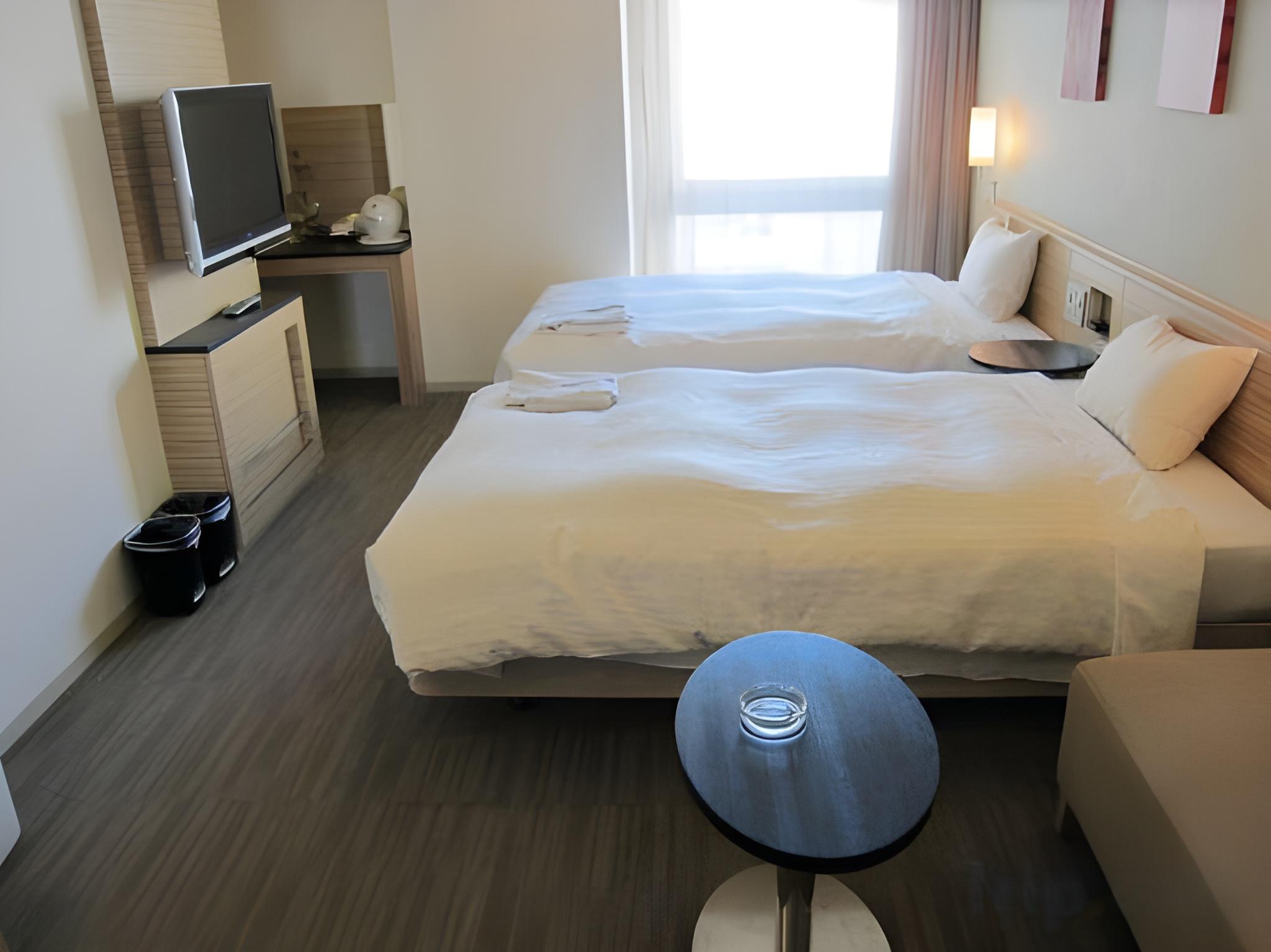 Relax, Twin Beds, Smoking