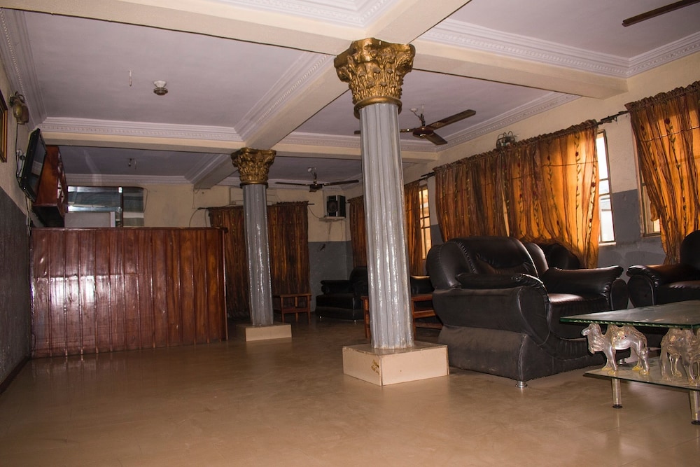 Jolac Hotel And Suites 25/44