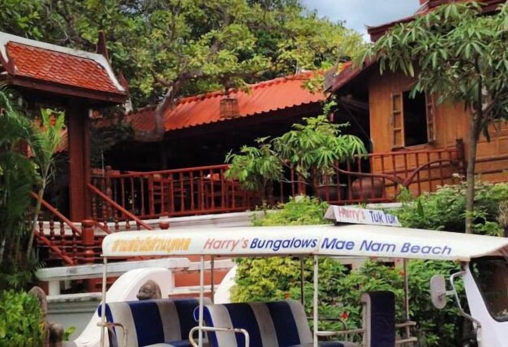 Harry S Bungalows Restaurant 31/36