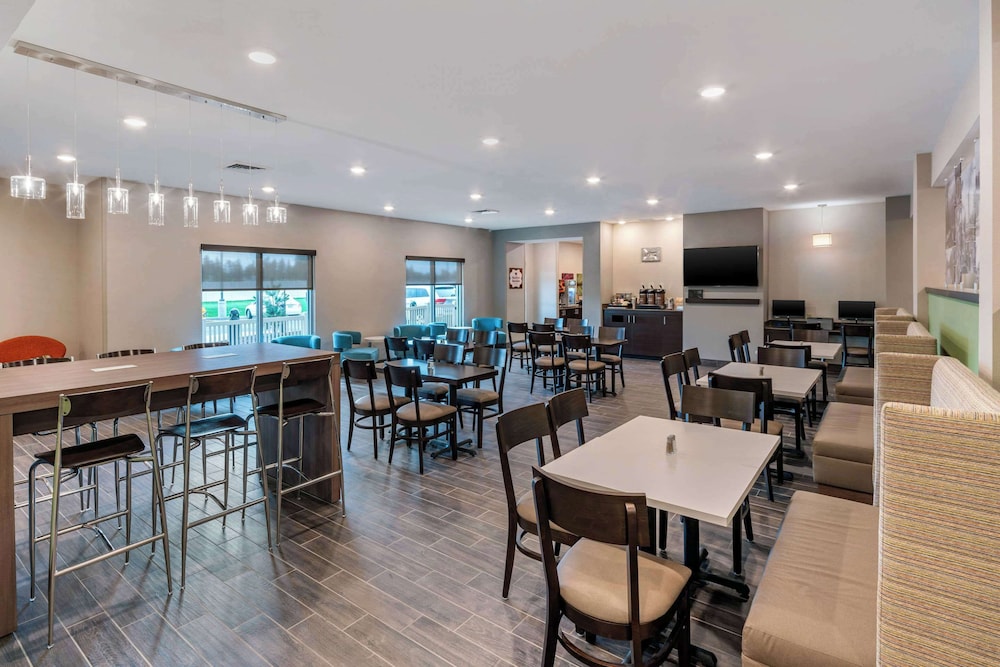 MainStay Suites Spokane Airport 34/43