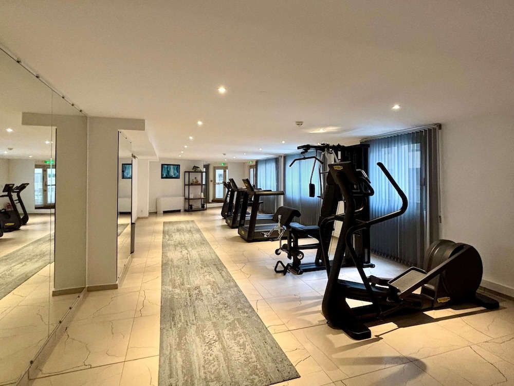 Mercure Ajaccio Centre 38/76