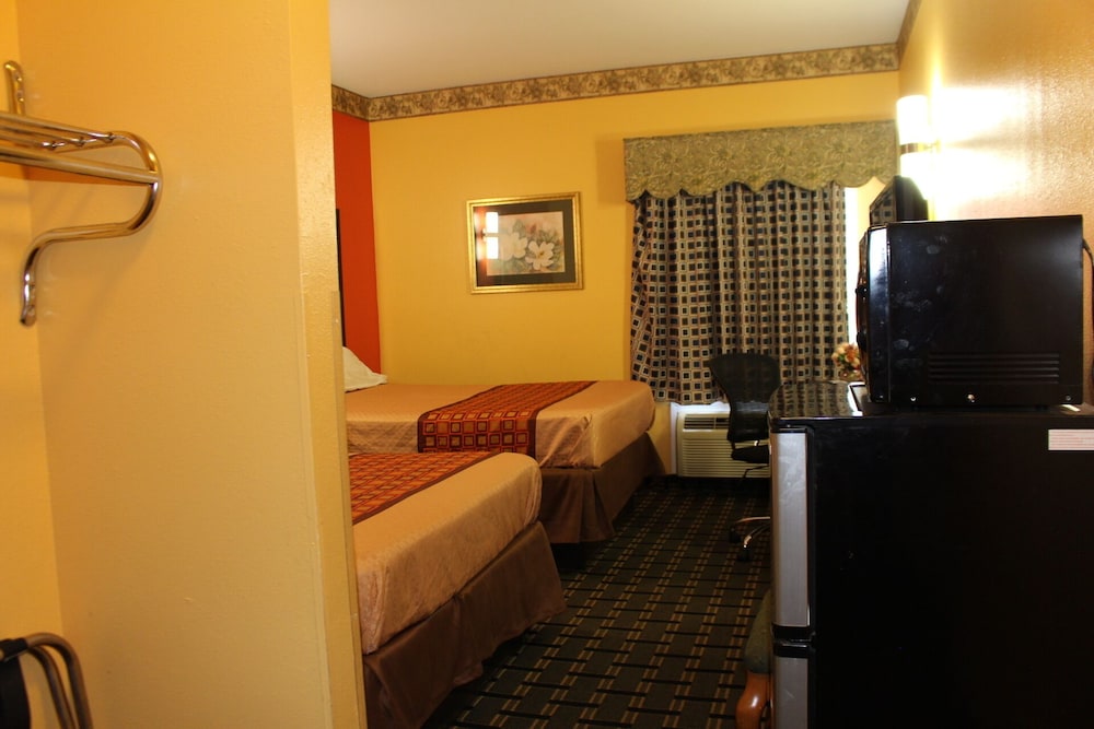 Magnolia Inn And Suites 13/32