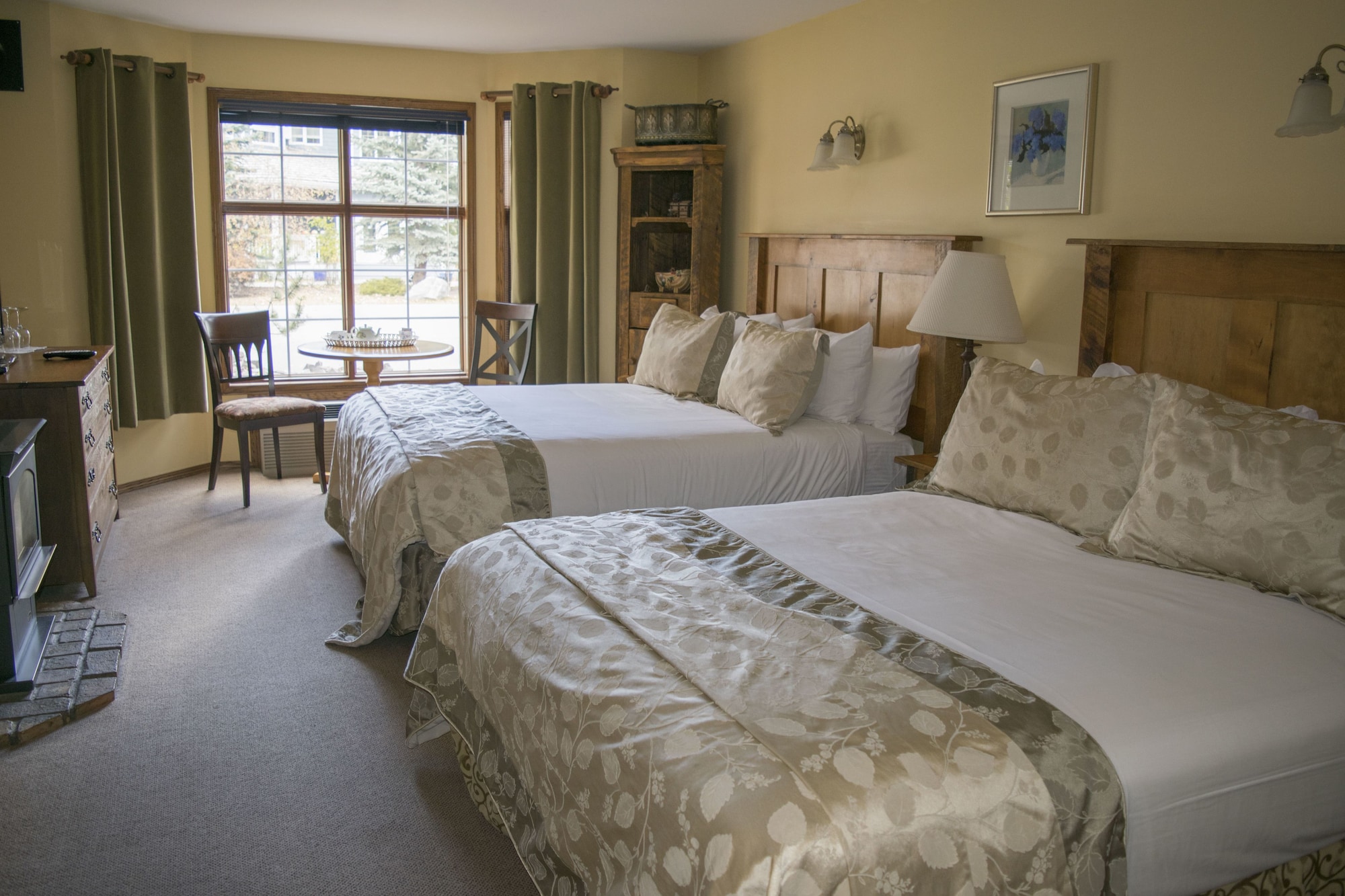 DELUXE, SUITE, 2 QUEEN BEDS