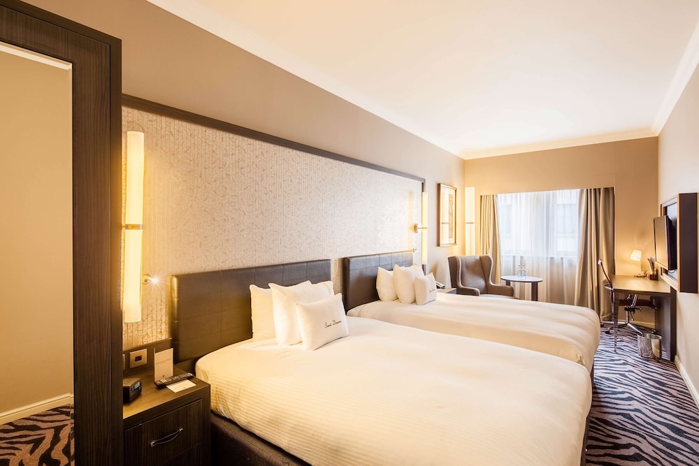 Doubletree By Hilton Edinburgh City Centre 11/64