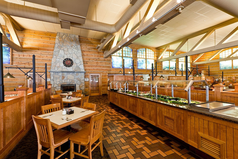Portlander Inn and Marketplace 47/58