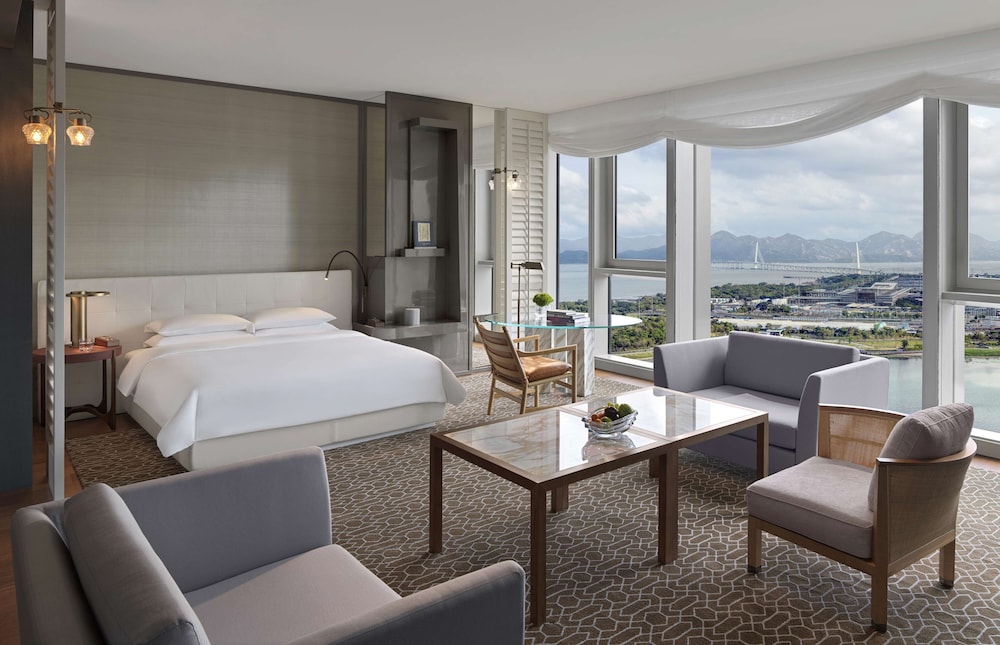 Studio, King Bed, Bay View