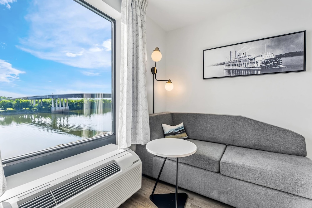 Sleep Inn & Suites Savannah Tennessee Riverfront 32/50