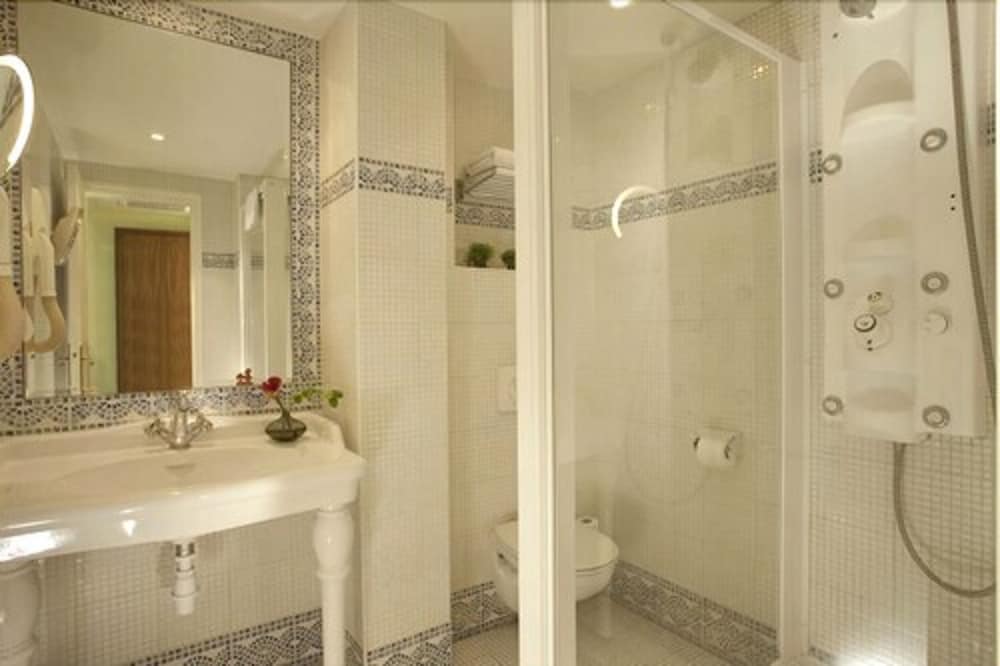 Hotel Kleber Champs Elysees Tour Eiffel Paris 48/50