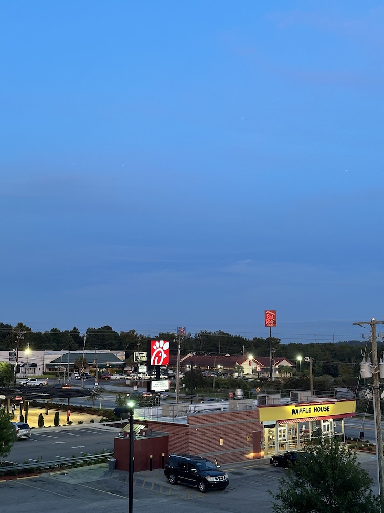 La Quinta Inn by Wyndham Columbia NE / Fort Jackson, SC 49/55