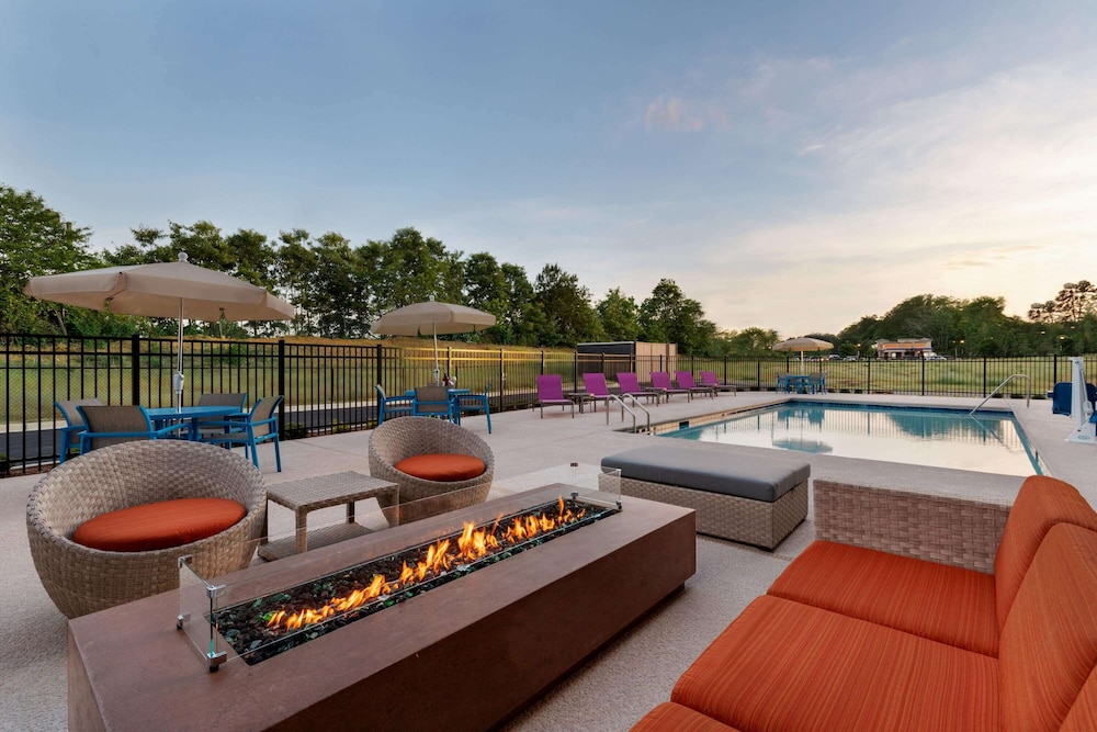 La Quinta Inn and Suites by Wyndham Braselton 55/60