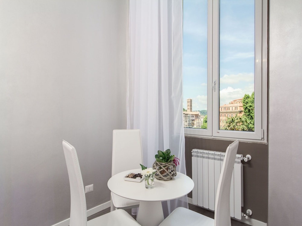 Colosseo Panoramic Rooms 23/39