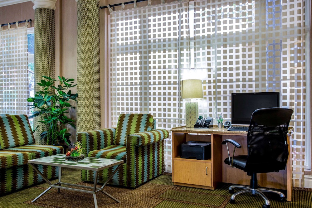 La Quinta Inn And Suites By Wyndham Fremont Silicon Valley 46/56