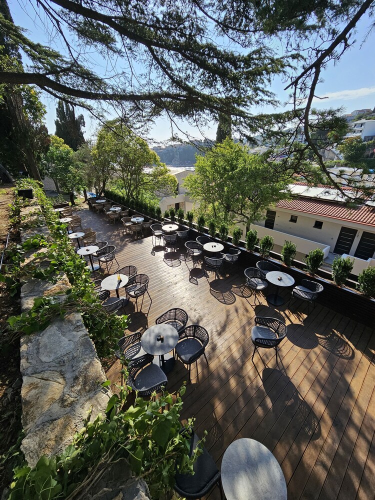 The New Mediteran Hotel Villa Edition 55/65