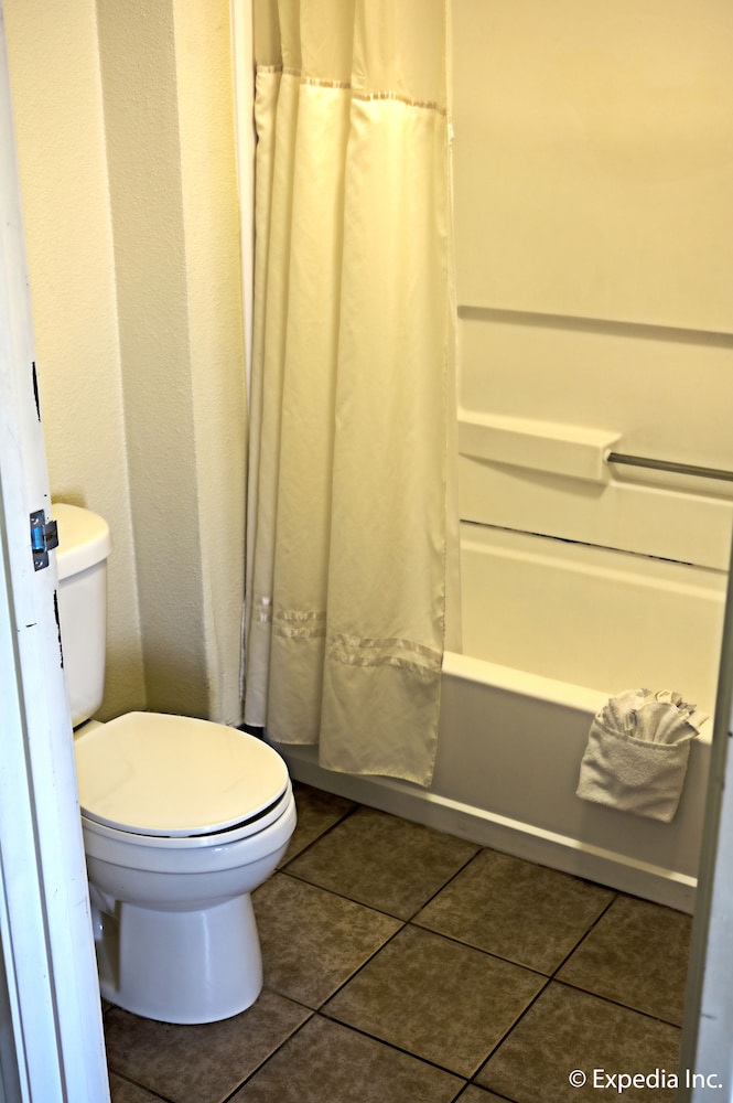 Lemon Heights Inn 29/58