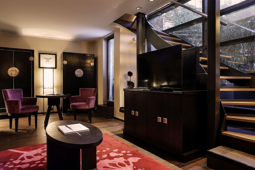 Lobby at Eastwest Hotel, GENEVA