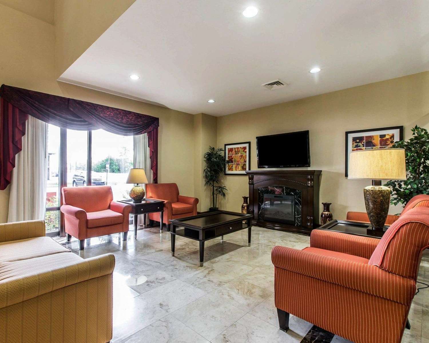 Comfort Suites Waycross 22/34