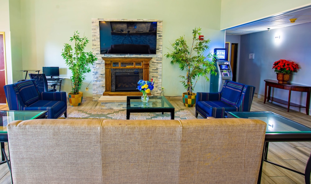 Quality Inn & Suites Woodstock Near Lake Geneva 11/15