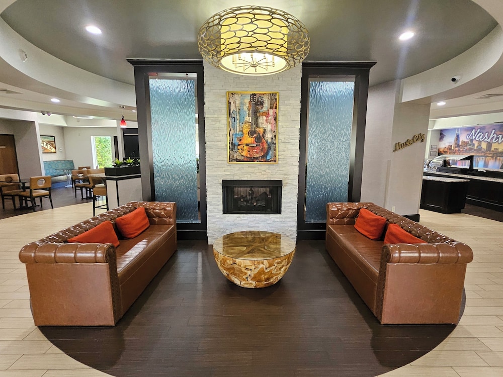 Club Hotel Nashville Inn Suites 39/67