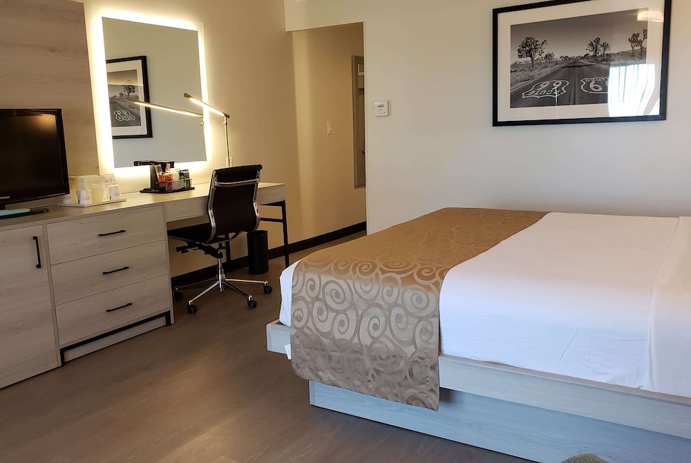 Ramada by Wyndham Burbank Airport 13/51