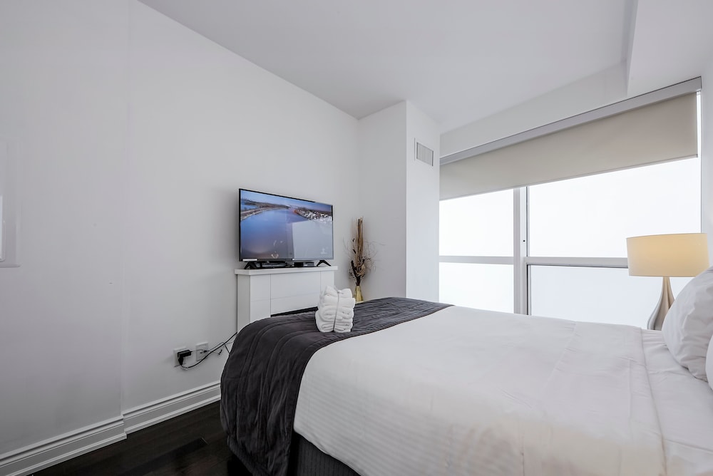 Canada Suites on Bay 19/50