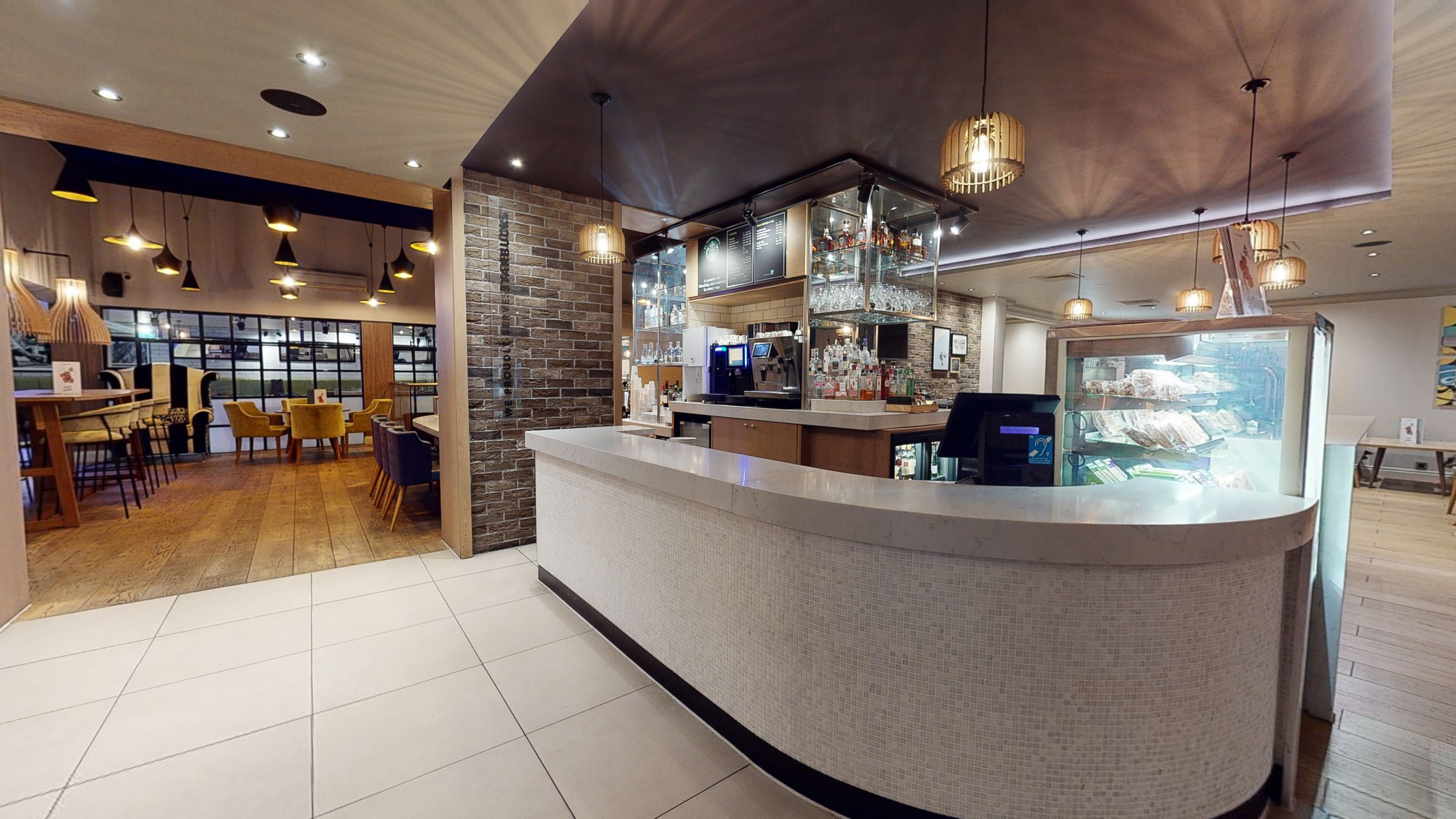 HOLIDAY INN BRENTWOOD M25, JCT 28 11/74