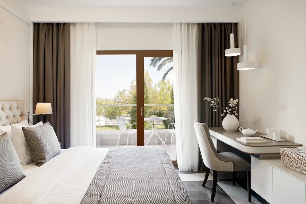 DELUXE, DOUBLE BED