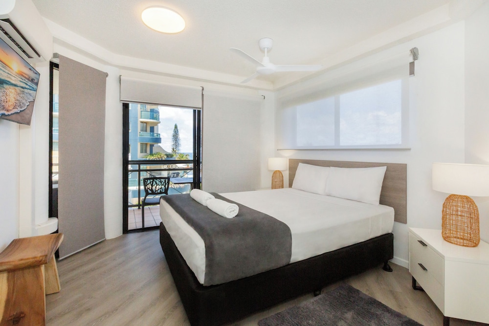 2 Bedrooms, Superior, Queen and Twin Beds, 2 Bathrooms