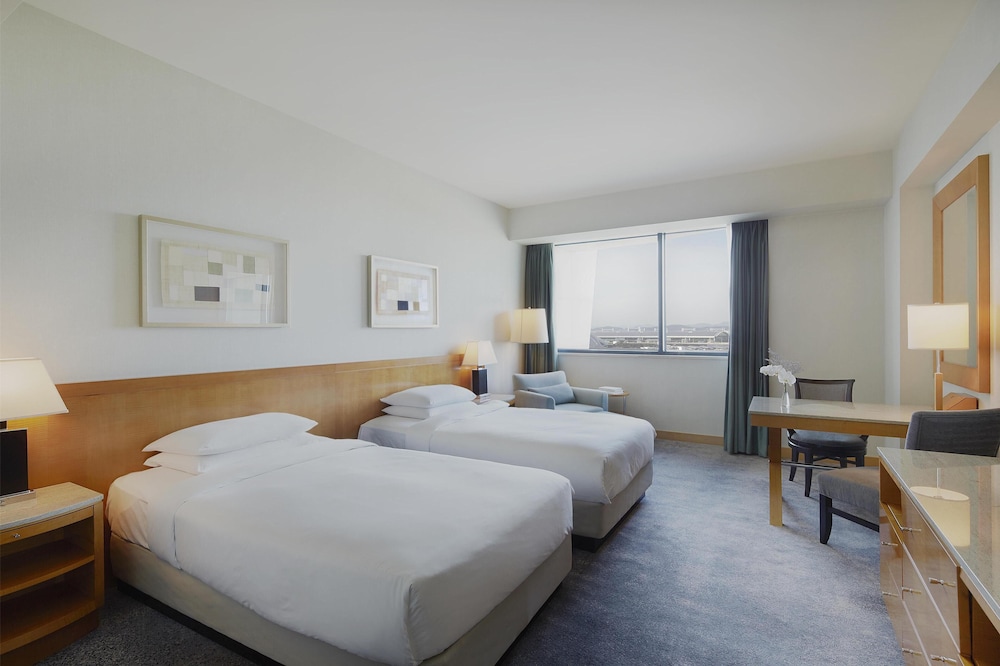 ROOM, TWIN BEDS