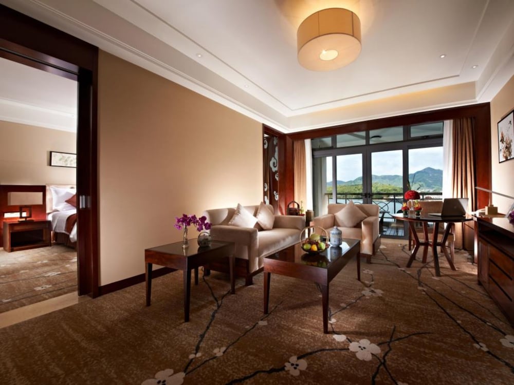 NEW CENTURY RESORT SIMING LAKE YUYAO 17/29