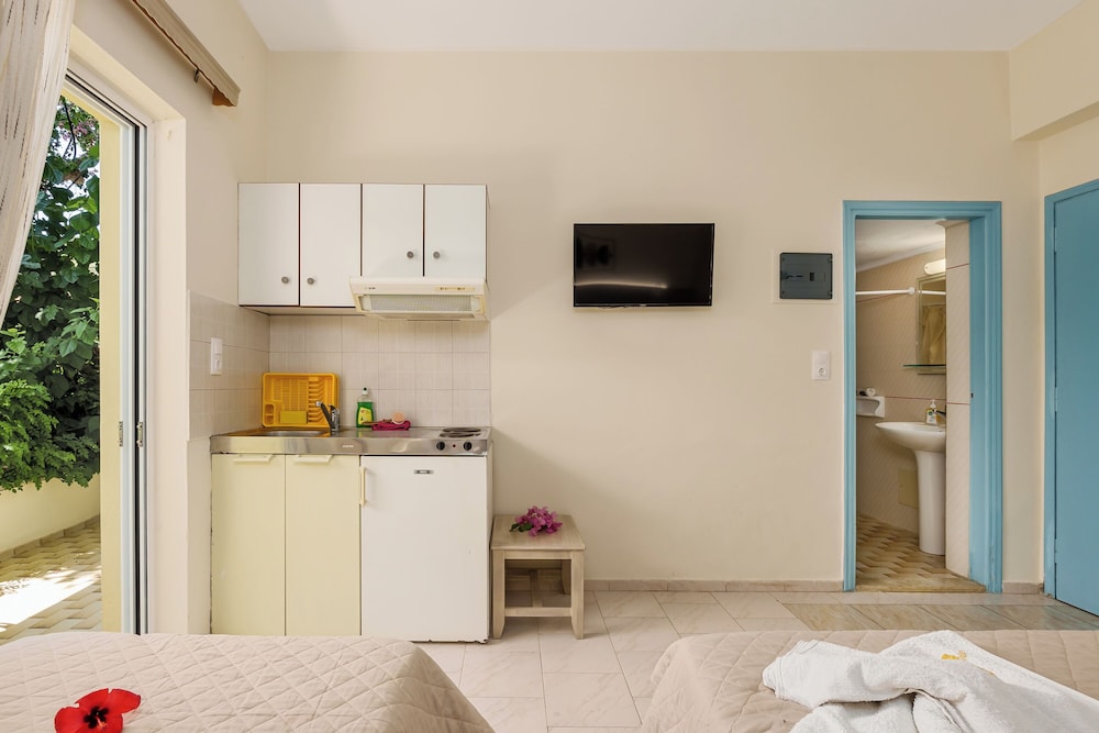 Sunrise Hotel and Apartments Rodakino 54/73