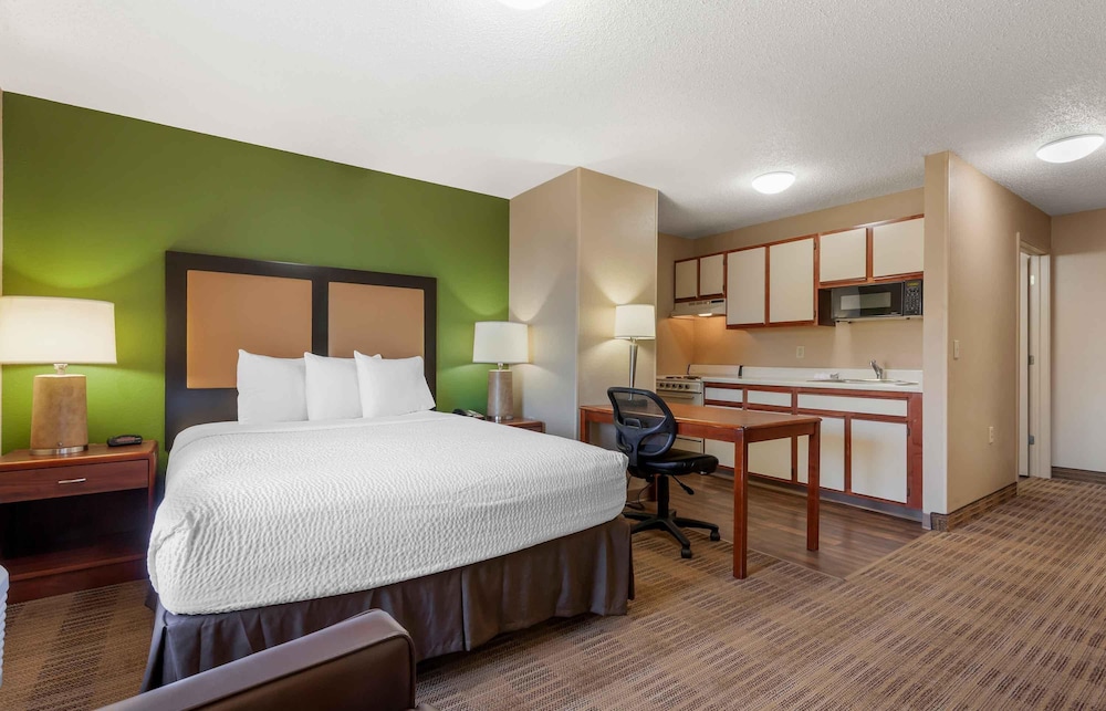 Extended Stay America - Rockford - State Street 21/54