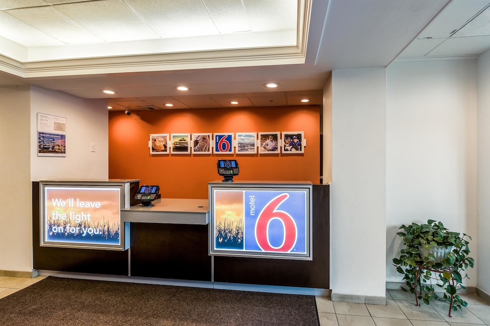 Motel6 West Des Moines, IA 8/52
