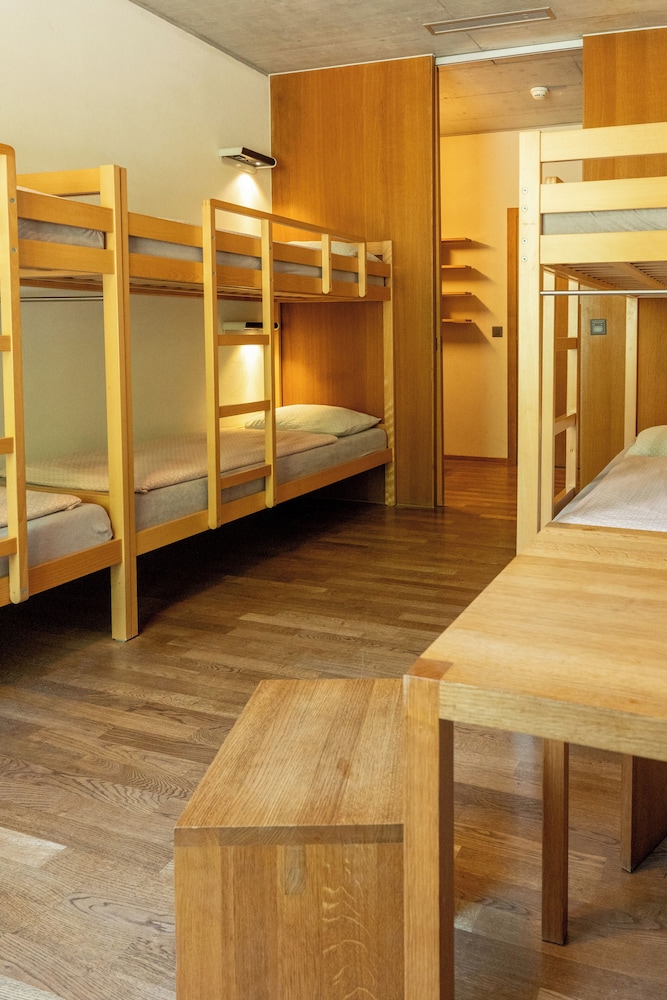 Interlaken Youth Hostel 37/63