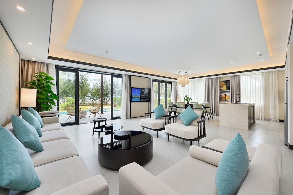 Emerald Ho Tram Resort 27/47
