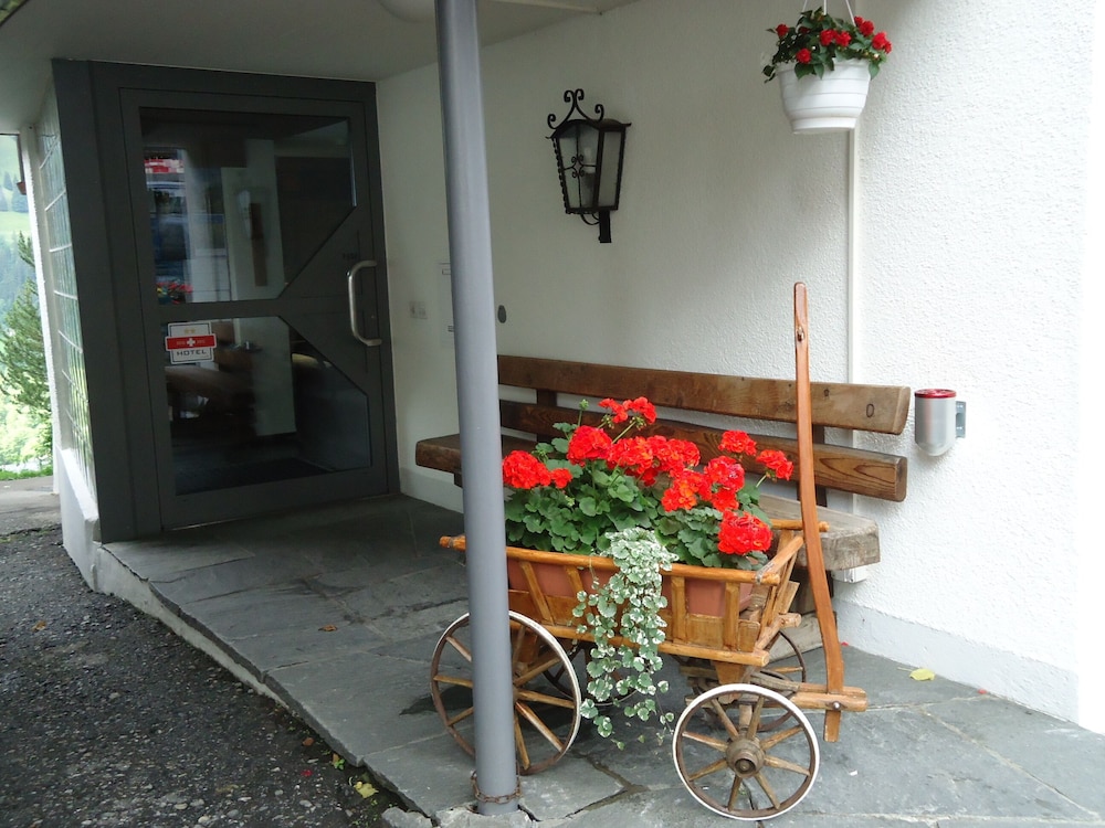 Hotel Tschuggen 8/50