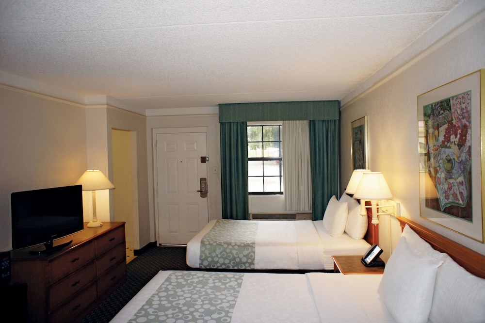 La Quinta Inn by Wyndham Tampa Bay Pinellas Park Clearwater 26/56