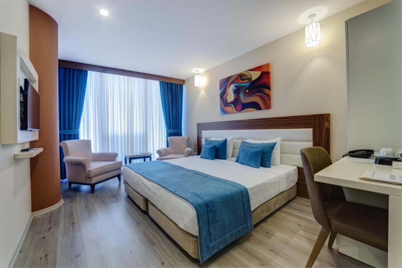 Forum Suite Hotel 8/70