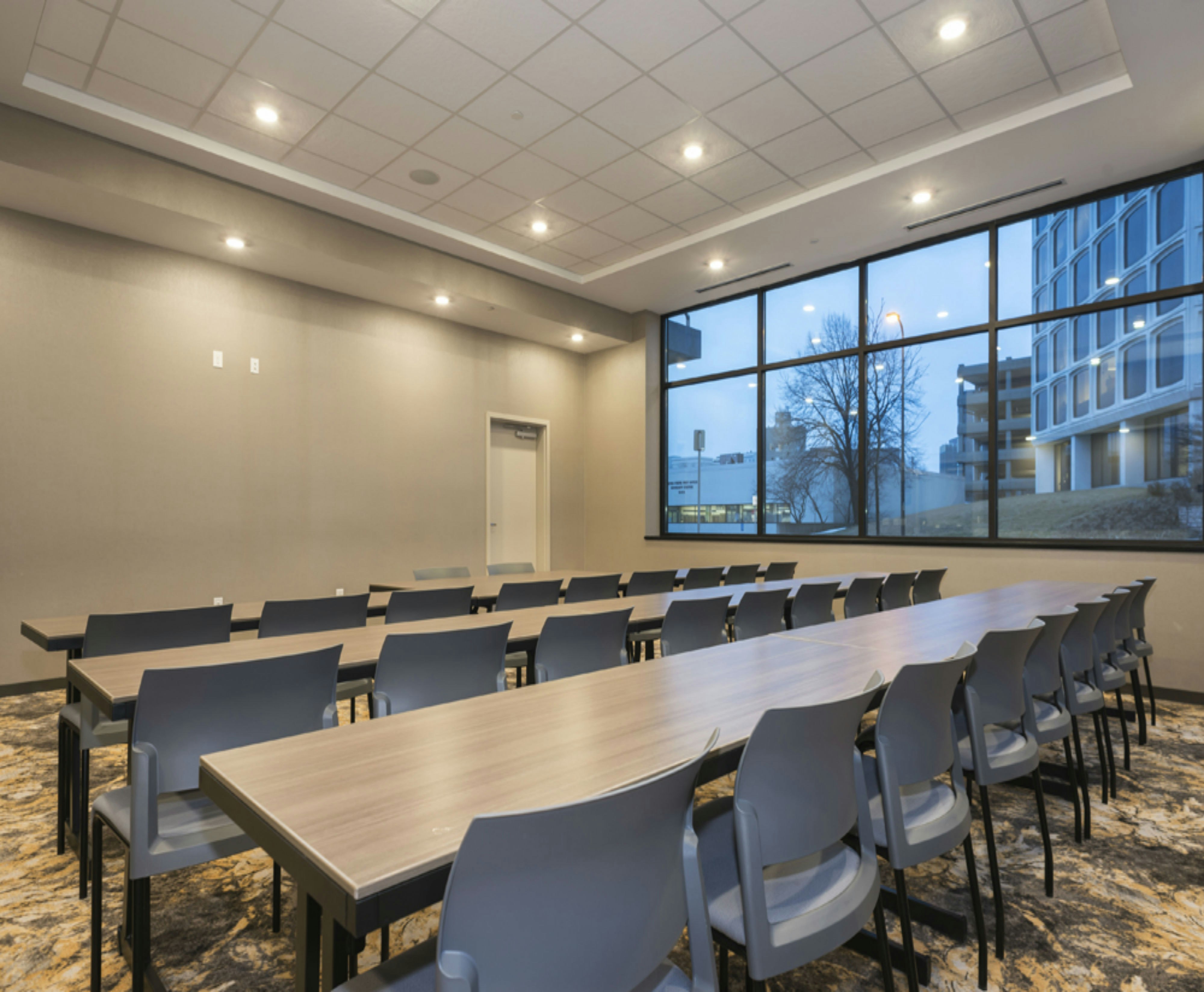 Hampton Inn Suites Minneapolis University Area Mn 19/20