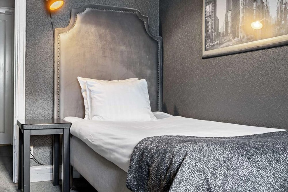 Centric Hotel 42/66