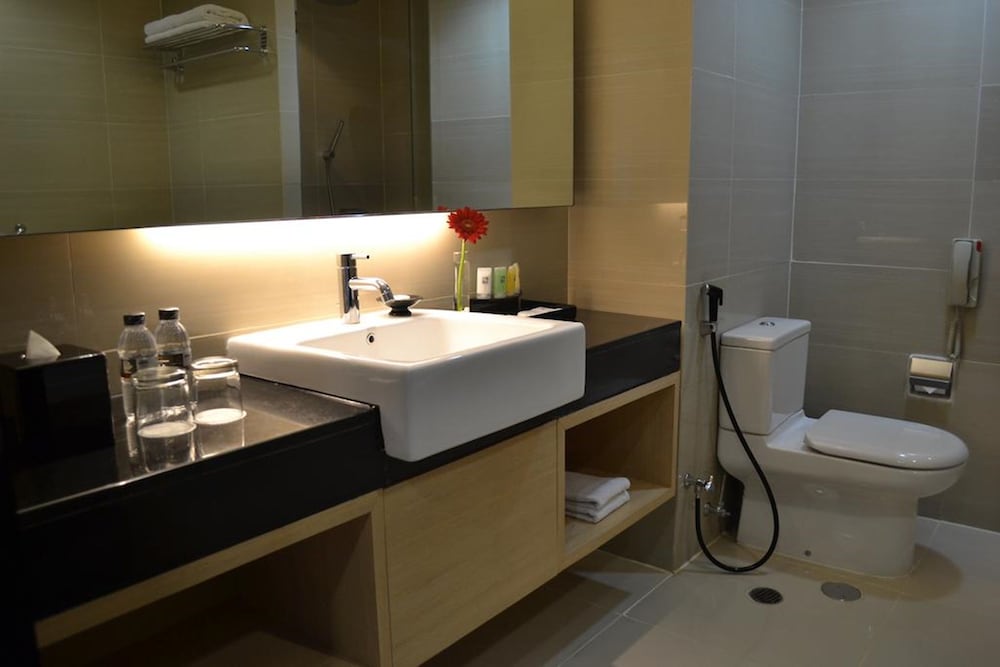 The Grand Platinum Jakarta 32/34